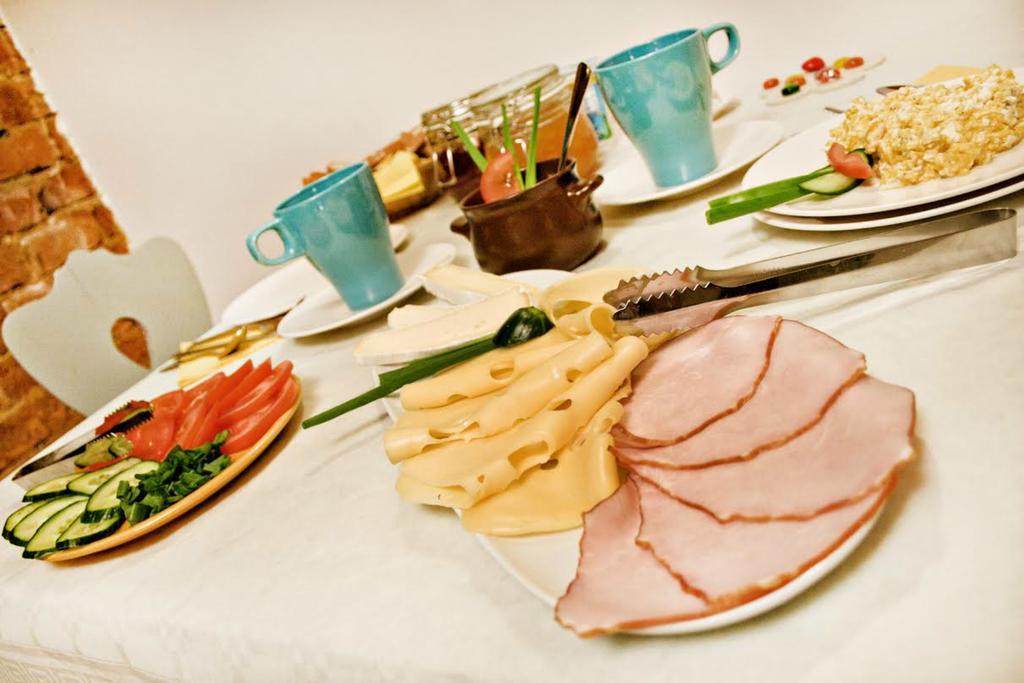 Five Stars Bed&Breakfast Wrocław Buitenkant foto