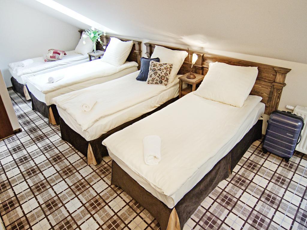 Five Stars Bed&Breakfast Wrocław Kamer foto
