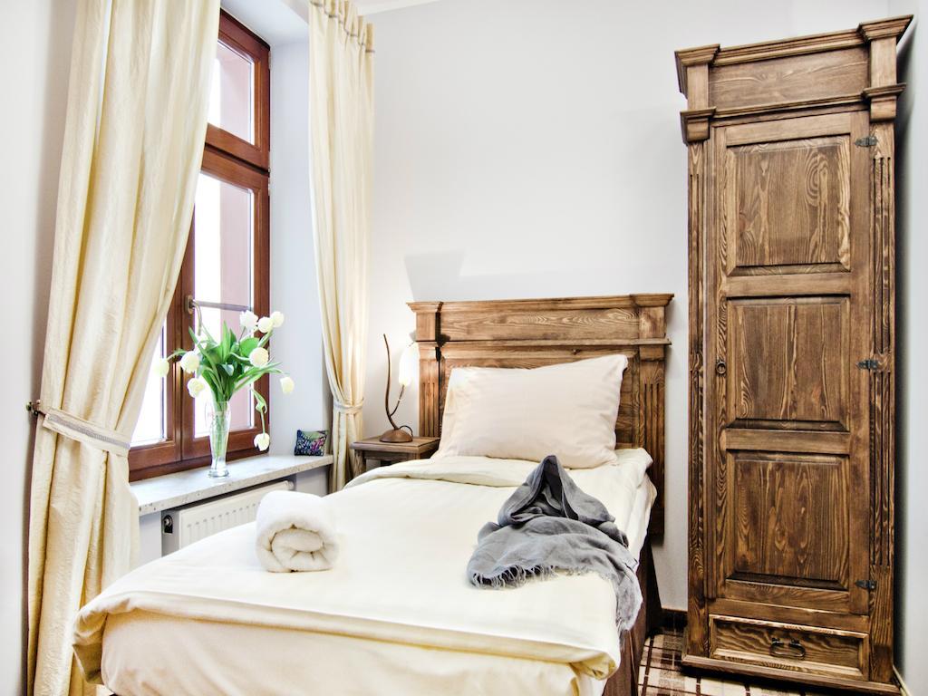 Five Stars Bed&Breakfast Wrocław Kamer foto