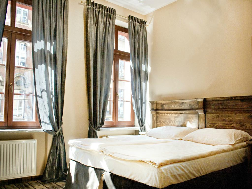 Five Stars Bed&Breakfast Wrocław Buitenkant foto