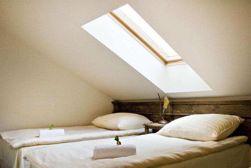 Five Stars Bed&Breakfast Wrocław Buitenkant foto