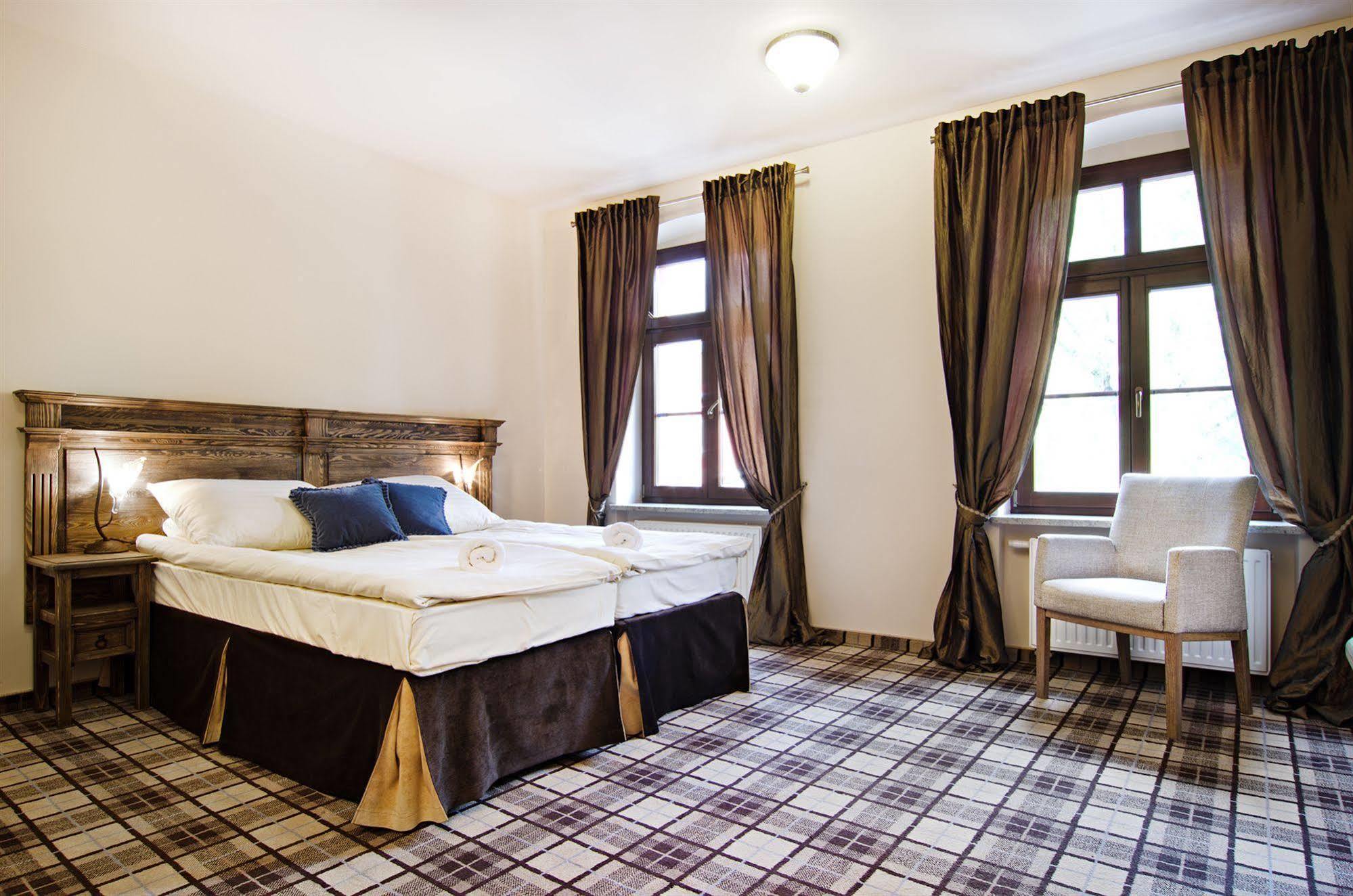 Five Stars Bed&Breakfast Wrocław Buitenkant foto