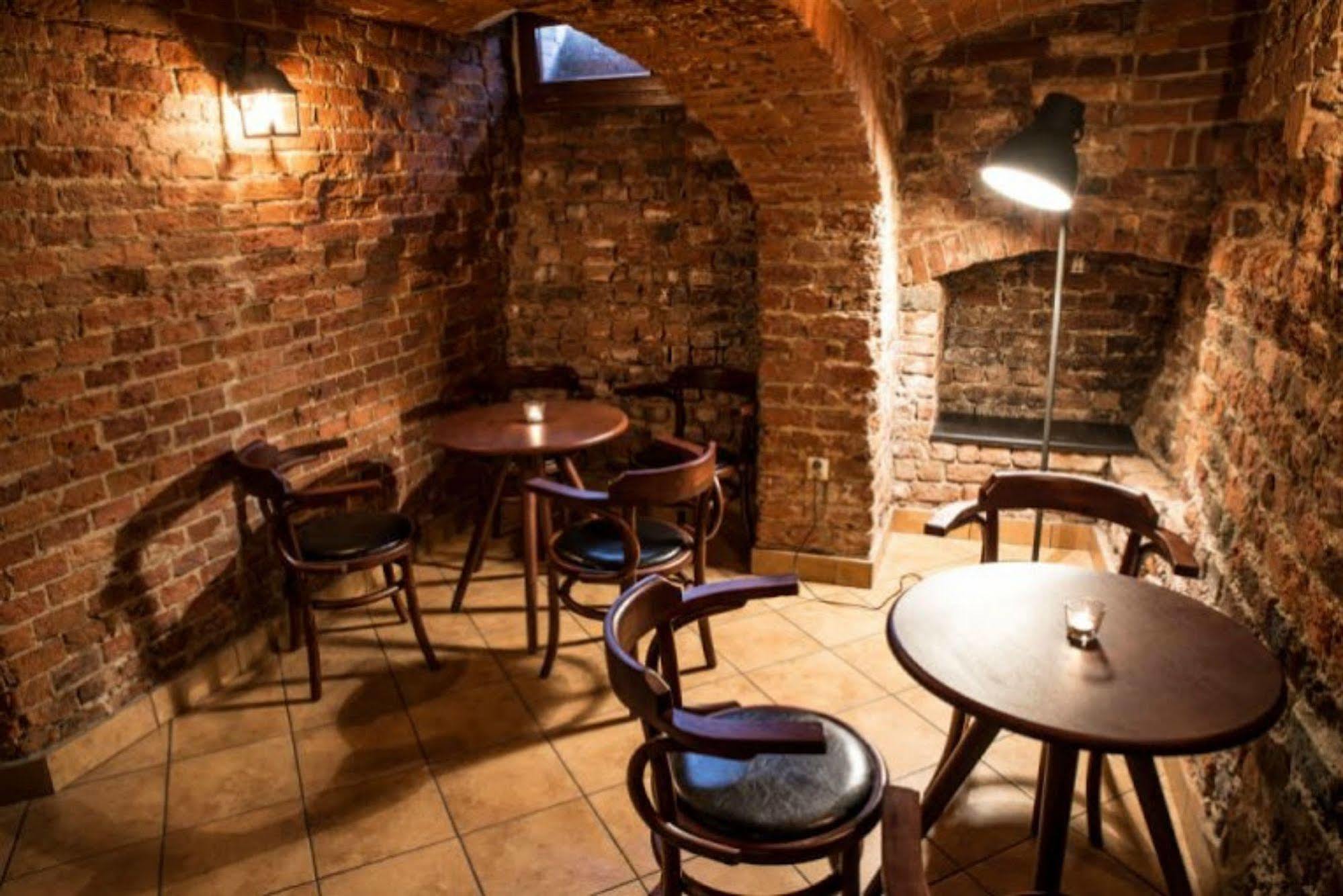 Five Stars Bed&Breakfast Wrocław Buitenkant foto