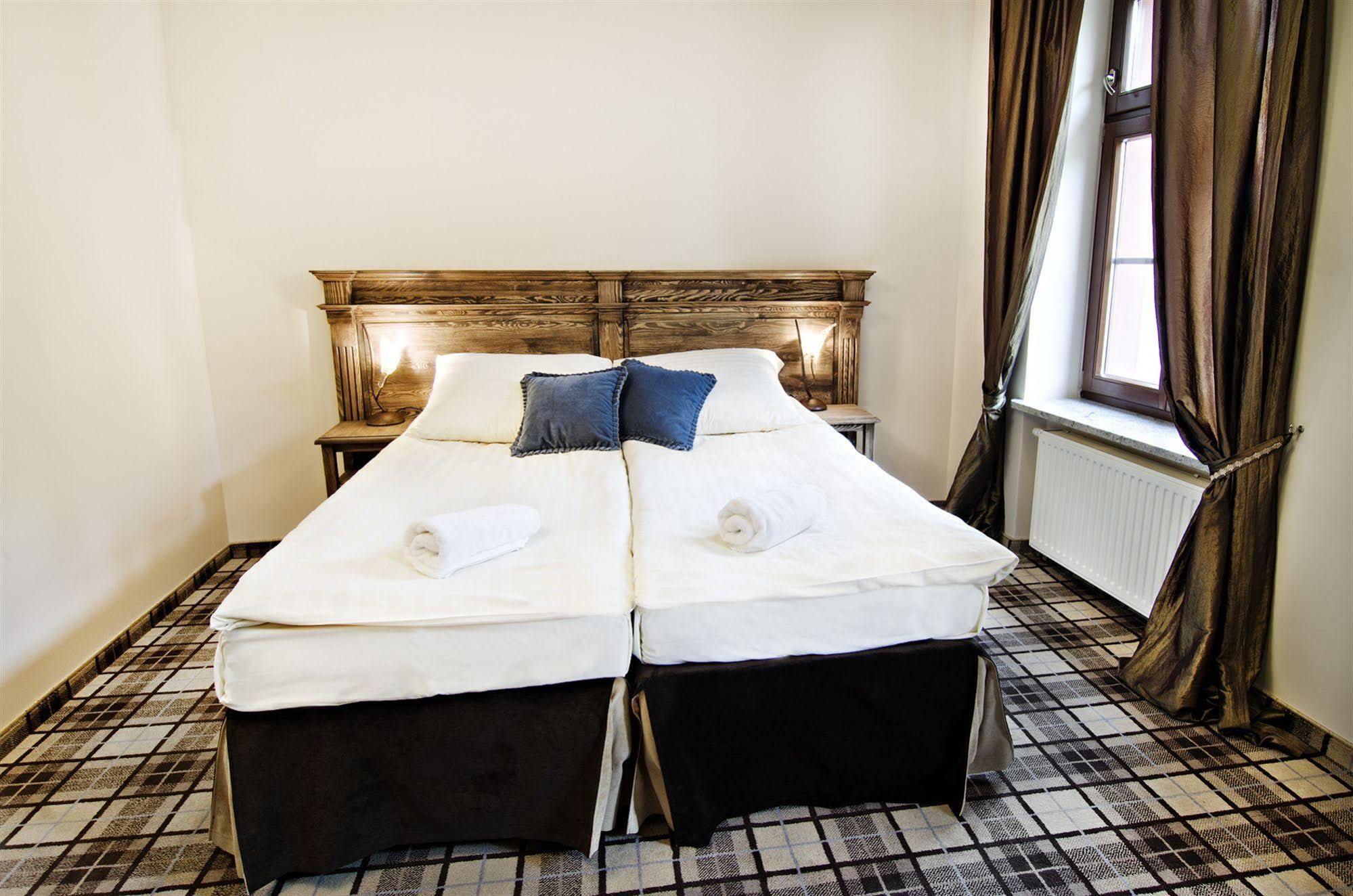 Five Stars Bed&Breakfast Wrocław Buitenkant foto