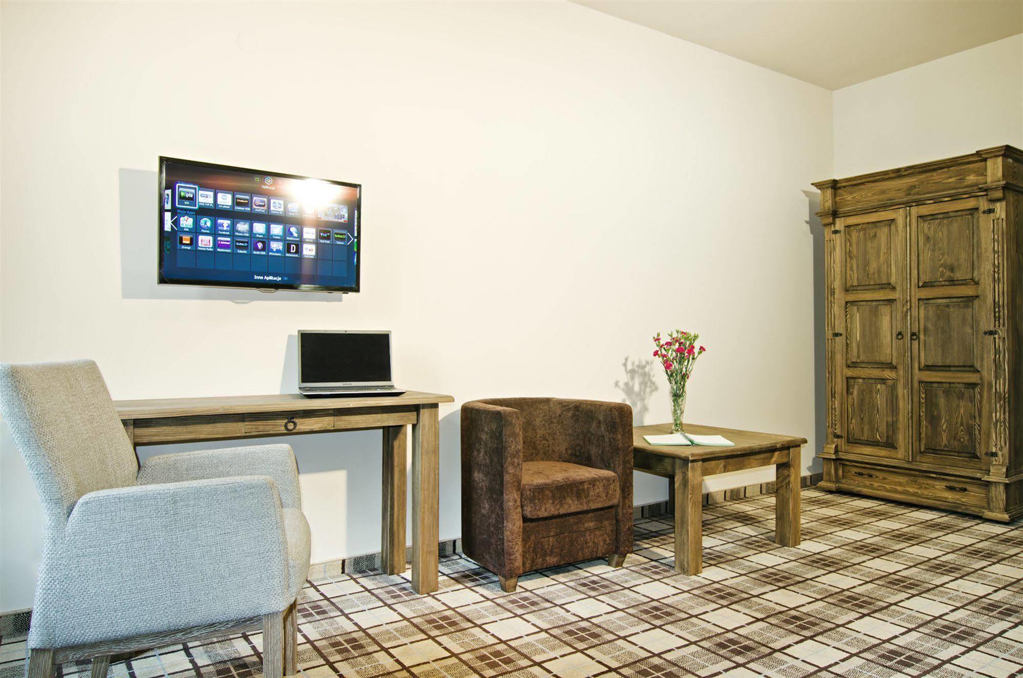Five Stars Bed&Breakfast Wrocław Buitenkant foto
