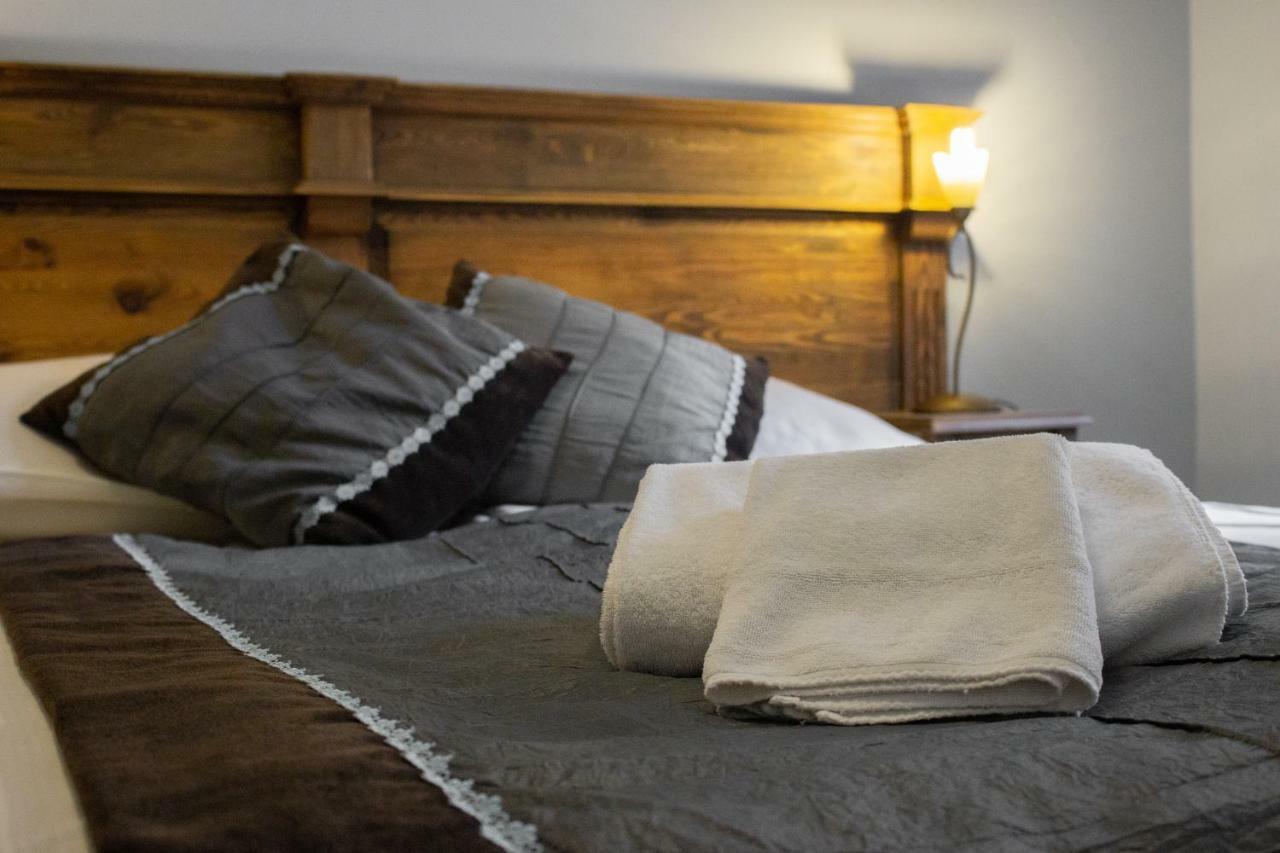 Five Stars Bed&Breakfast Wrocław Buitenkant foto