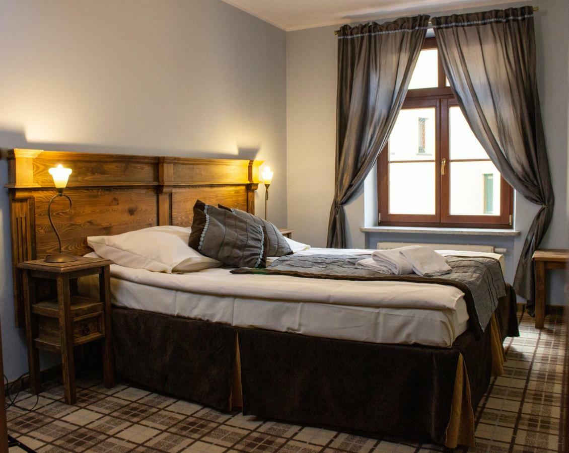 Five Stars Bed&Breakfast Wrocław Buitenkant foto