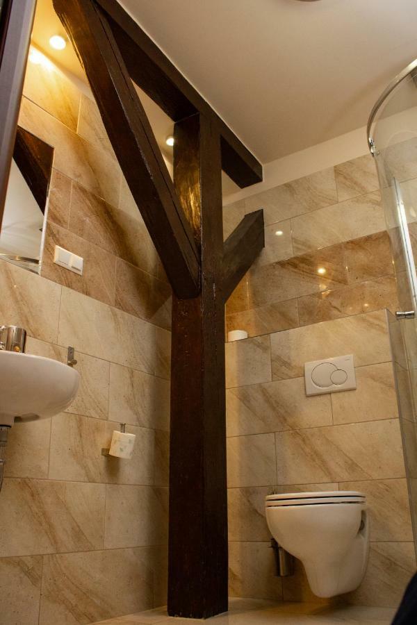 Five Stars Bed&Breakfast Wrocław Buitenkant foto